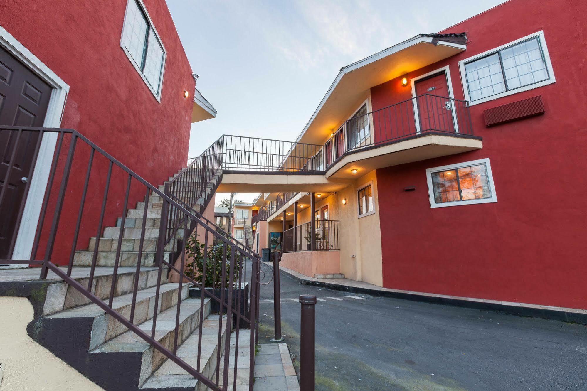Piedmont Place Motel Oakland Exterior photo