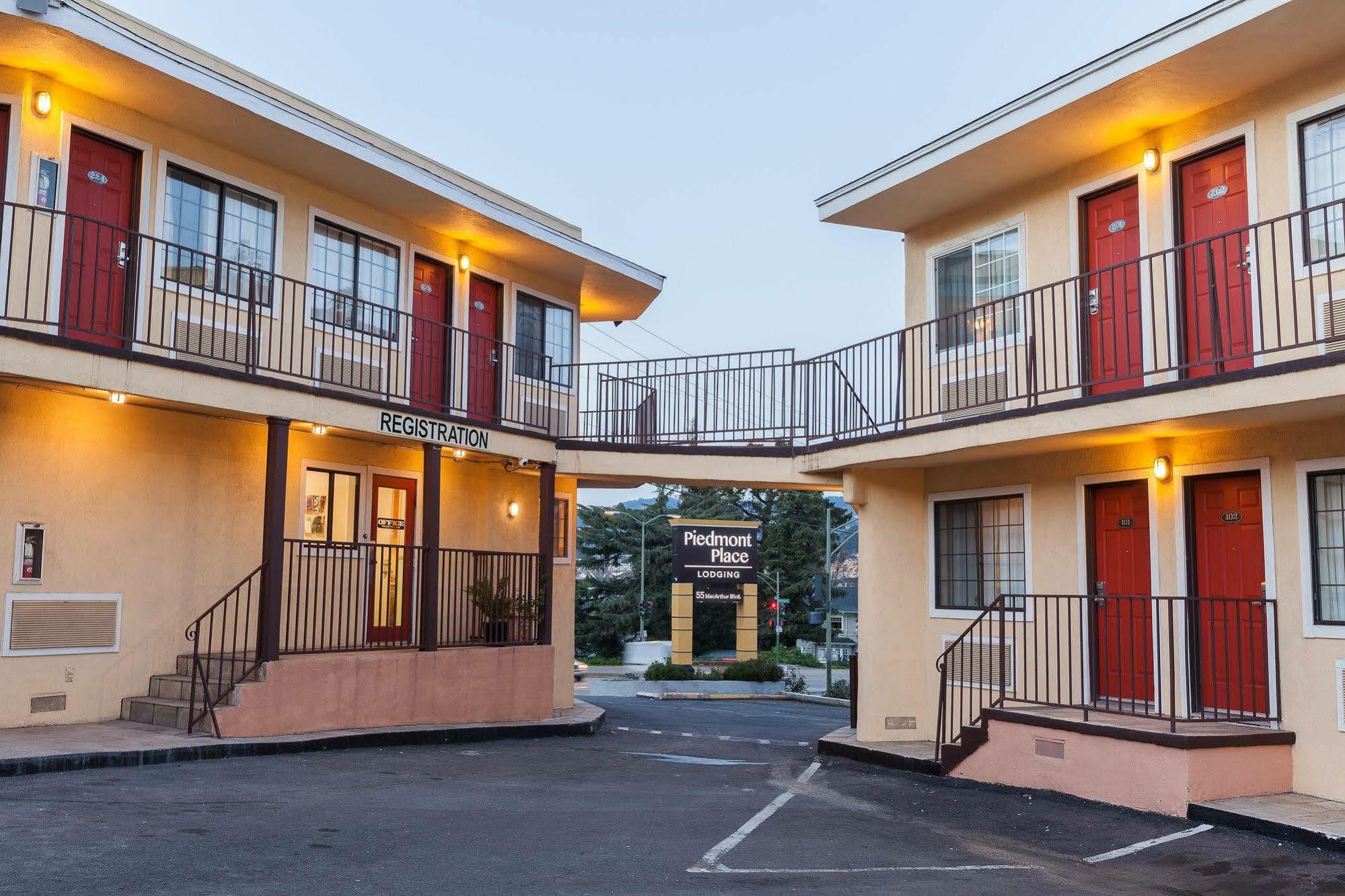 Piedmont Place Motel Oakland Exterior photo